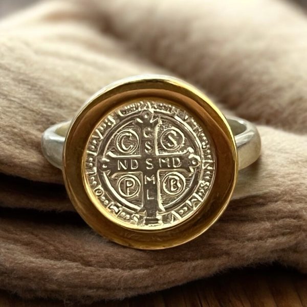 Anillo de San Benito en Plata 925 con borde de Oro18K