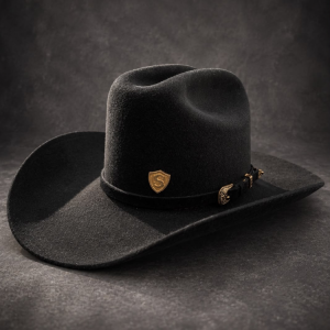 Sombrero personalizado con 1 letra y hebilla elaboradas en oro 18K
